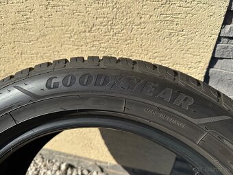 215/55 R17 98V XL zimné GOODYEAR - 4