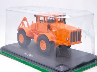 Traktor K-700 1:43 - 4