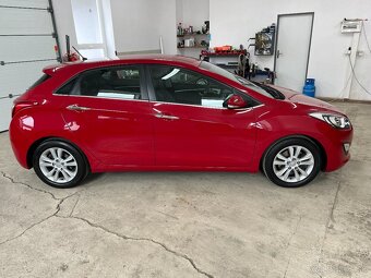 Hyundai i30 1.6i 99kw VYHŘ.SEDAČKY ALU PO ROZVODECH SERVISKA - 4