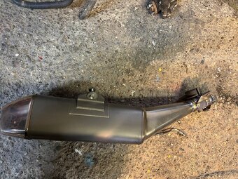 Suzuki gsxr k5 k6 1000 výfuk originál - 4