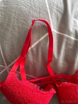 Victoria's Secret Bombshell push-up podprsenka - 4