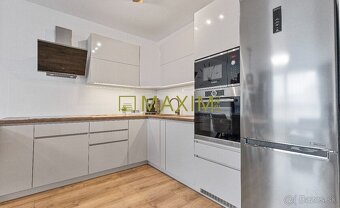 V projekte City Park Ružinov 2 izbový zariadený byt s garážo - 4