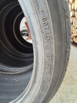255/35 R19 - 4