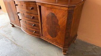 Starý príborník / komoda z masívu – orech, intarzia - 4