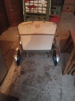 Predám starý detský kočík - 4