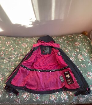 ľahká športová bunda zn. Volcano do nečasu, mesta aj na túru - 4