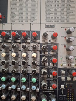 Predam Soundcraft FX 16 II
- 4