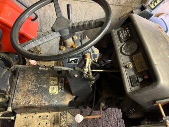 Predám traktor AGT830 - 4