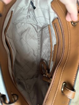 Michael Kors Jet Set large kabelka - 4