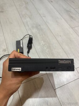 Lenovo ThinkCentre - 4