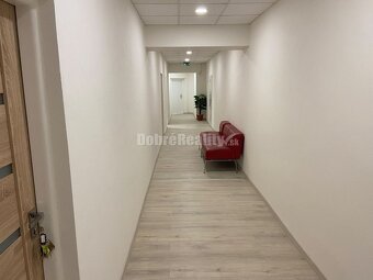 Dobré Reality Vám ponúkajú prenájom bezbariérovej komerčnej  - 4
