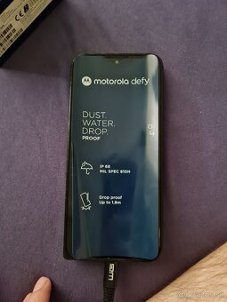Motorola Defy - 4