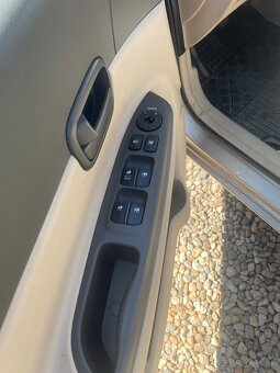 Predam Hyundai accent 1.4 benzín - 4