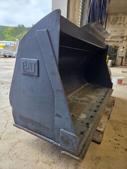 Lopata CAT 1m3 - 4