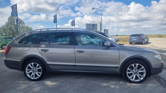 ŠKODA SUPERB COMBI 2.0 TDI - 4