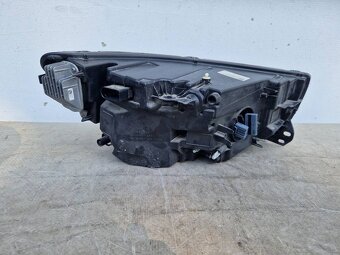 VOLVO XC40 2018- ĽAVÉ PREDNÉ SVETLO - 4