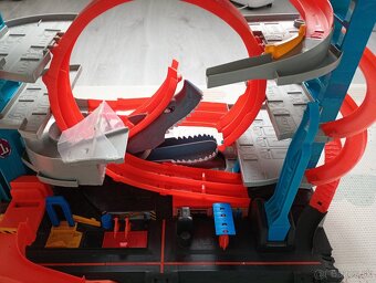 Garáž Hot Wheels City Ultimate - 4