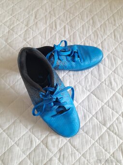 Tenisky, hálovky a šľapky - 4