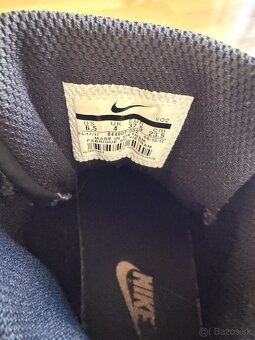 NIKE zlatá/čierna - 37.5 velkost - 4