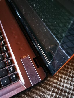 Lenovo IdeaPad Y570 - 4