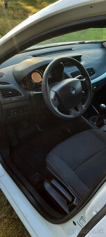 Predám Renault Fluence 1,6 benzín, ročník 2011 - 4