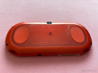PS Vita 2000 metallic red - červená - 4
