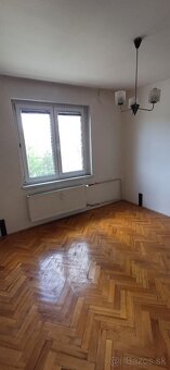 3-izbový byt s balkónomv pôvodnom stave /66 m2/, Hliny VII - 4