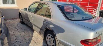 Mercedes E200 - 4