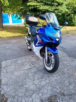 SUZUKI GSX 650 F - 4