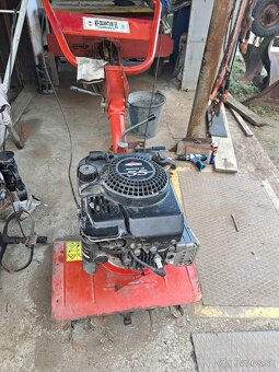 Robi 150 . Briggs rotovator - 4
