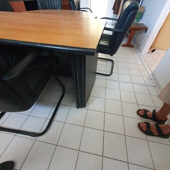 Predám kancelárske stoly a stoličky - 4