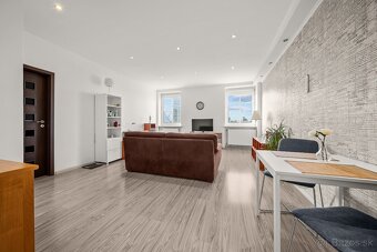 Predaj 2 izb. zrekonštruovaného bytu na Družstevnej ul. v BA - 4