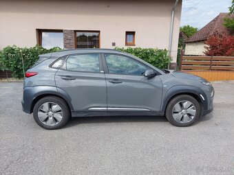 Hyundai Kona Electric 100, servisná kniha, záruka - 4