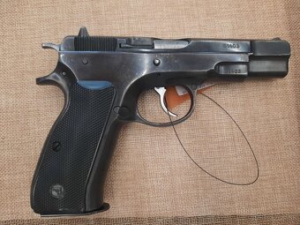 Pištoľ samonabíjacia CZ 75 - 4