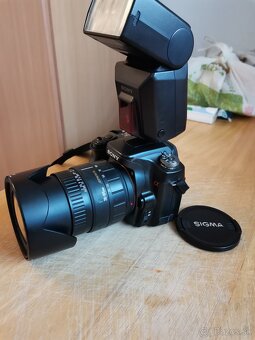 Zrkadlovka sony a 100 - 4