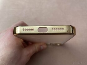 Obal na telefón iPhone 11 - silikónový zlatý - 4