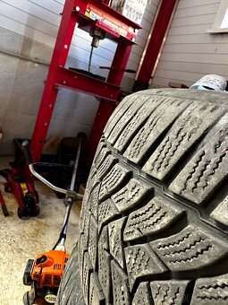 225/50r17 - 4