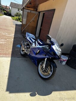 Suzuki GSX-R 750 - 4