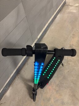 Elektricka kolobežka Razor Sonic Glow - 4