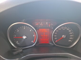 Ford Mondeo - 4