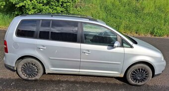 VW Touran 1,9 TDI 7 Miestne - 4