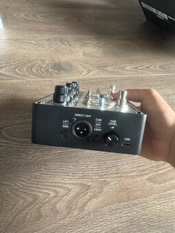 Predám Ampeg SGT-DI Basgitarový efekt - 4