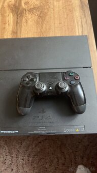 PLAYSTATION 4 - 4