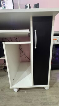 Písací stôl s priestorom pre PC, monitor a výsuvnou klávesni - 4