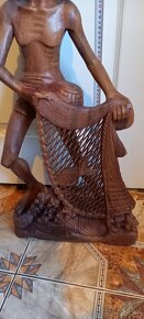 Drevená socha loviaci rybár - 4