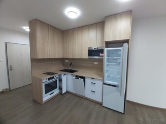 Na prenájom: 1-izbový byt s balkónom - 4