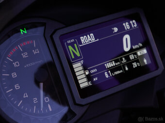 Kawasaki Versys 1100 SE - 4