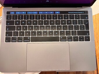MacBook Pro 13" Retina, Touch Bar, Space Gray - 4