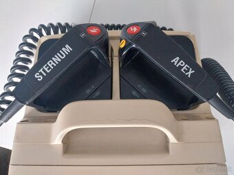 DEFIBRILÁTOR/MONITOR ŽIVOTNÍCH FUNKCÍ Physio Control LIFEPAK - 4