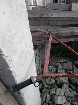 Dbojkolesovy traktor na dokoncenie - 4